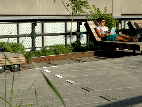 'The High Line' toont de andere kant van de stad: rust, groen, open en wild.